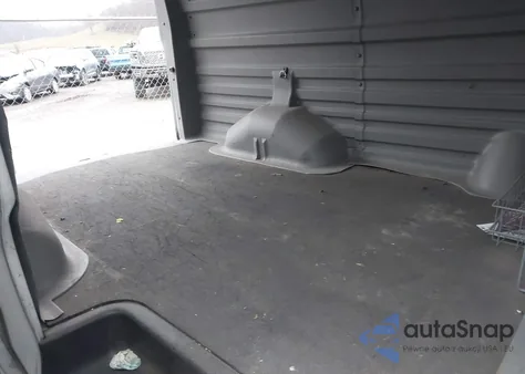 2017 Chevrolet Express 2500 Work Van z USA, uszkodzony, nr VIN 1GCWGAF18H1321477